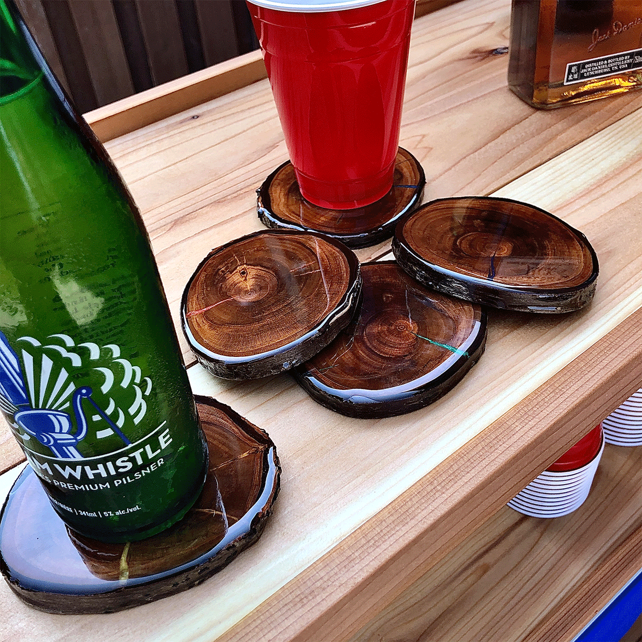 how-to-build-diy-outdoor-beverage-cart-with-rust-oleum-varathane-wood-stain-inspirational-project-after-4
