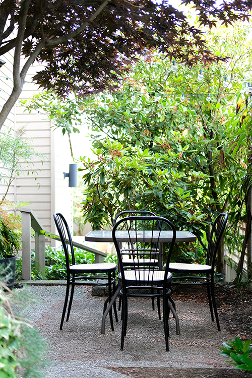 rust-oleum-spray-paint-patio-makeover-diy-inspirational-project-before