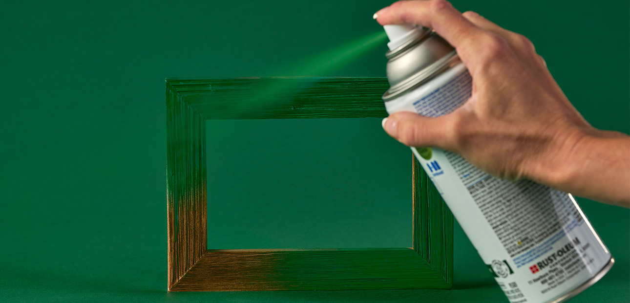 Using a Green Color Spray Paint