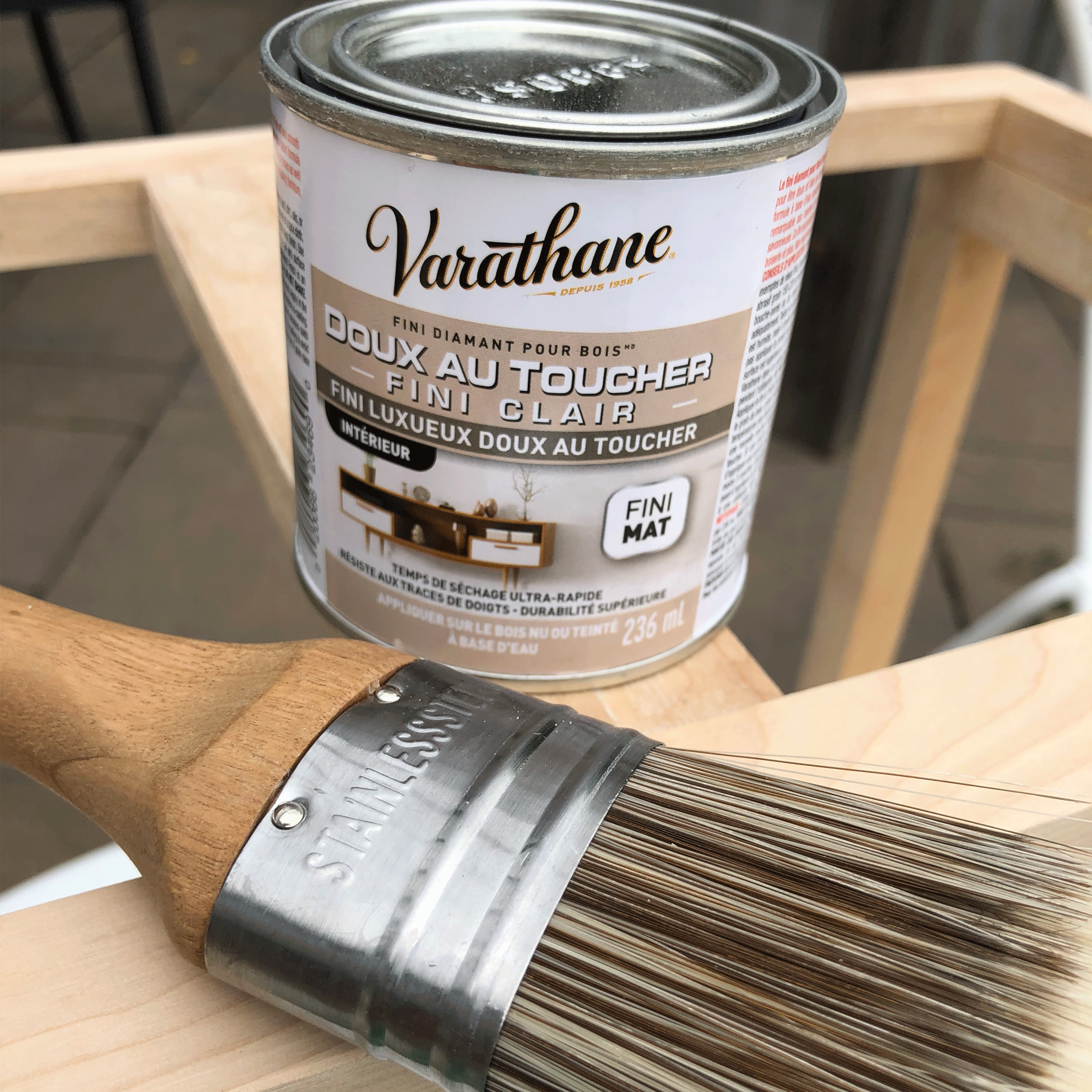 Rust-Oleum-Inspiration-Projects-Elevated-Dog-Bowl-During