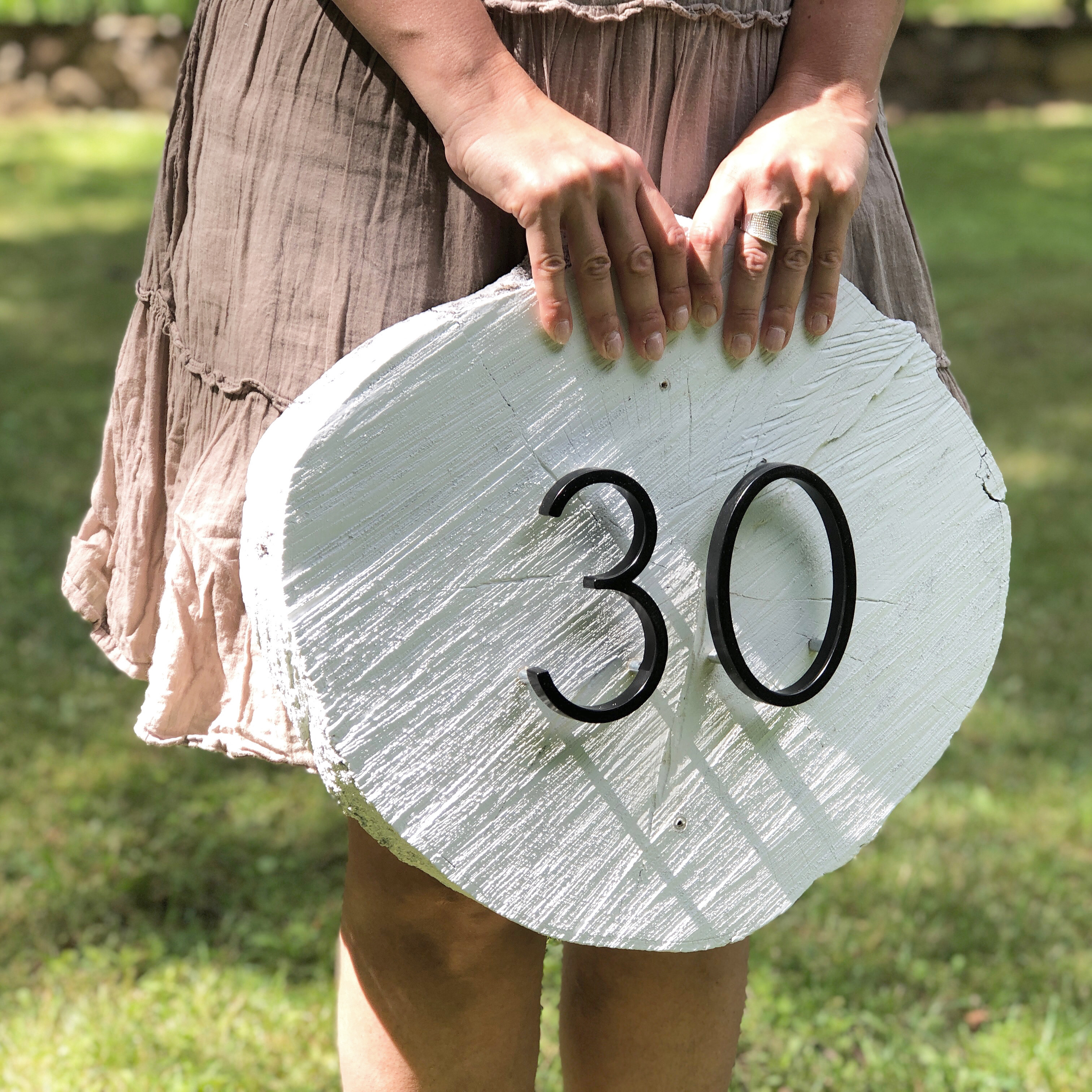 create-address-plaque-with-rust-oleum-inspirational-diy-project-after